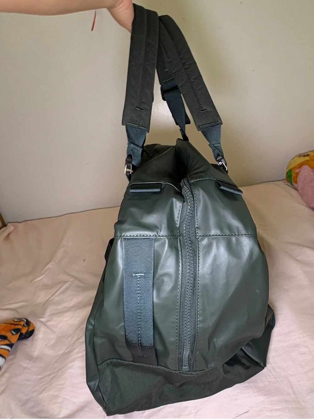 Away Active Duffle Bag 40L in Forest Green w/ Adjustable Strap